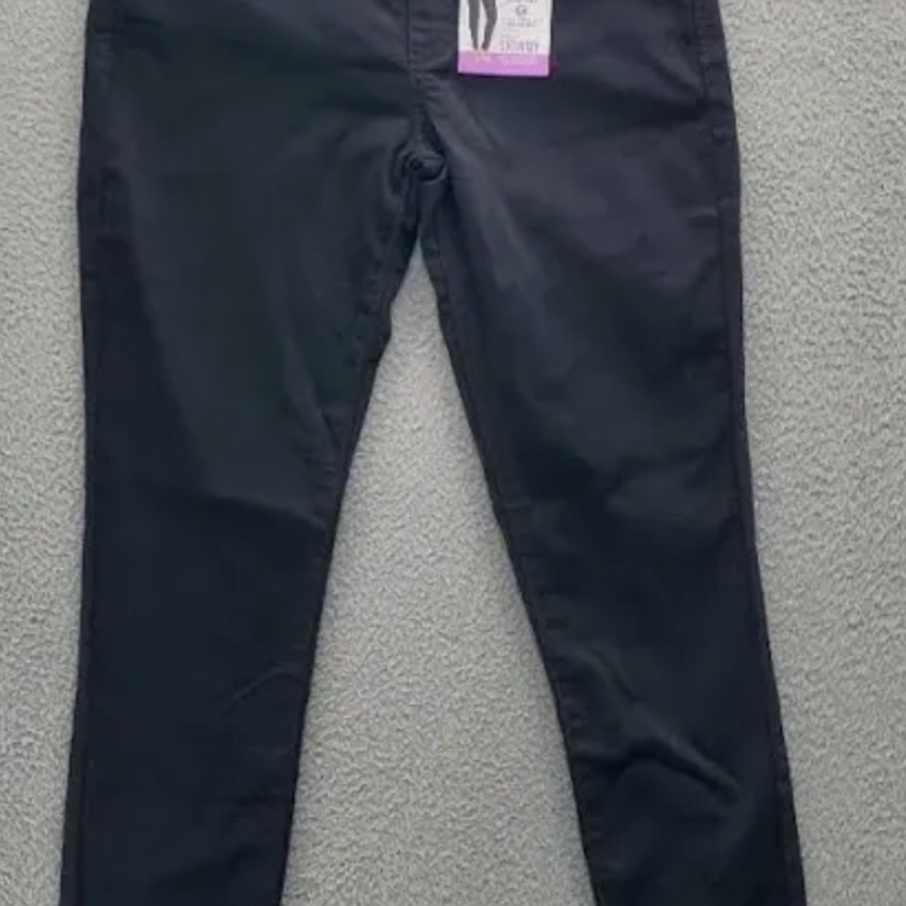 Signature Levi Strauss 6M Black Pull-on Skinny Pants